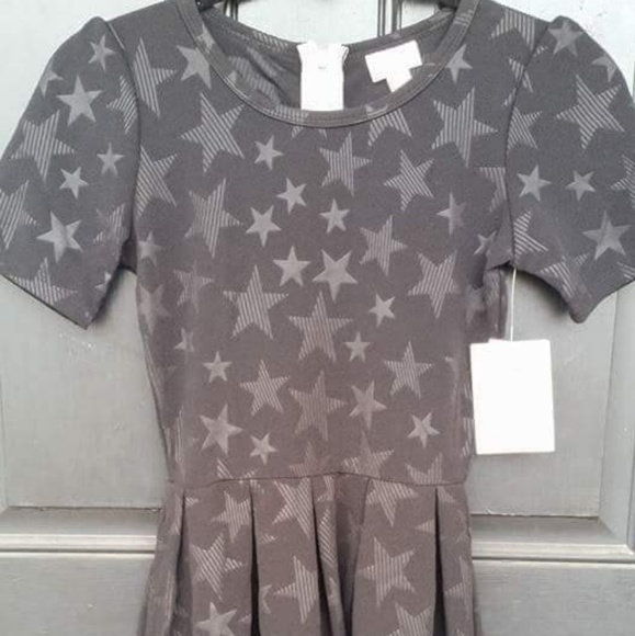 LuLaRoe Dresses & Skirts - Nwt Lularoe Amelia dress